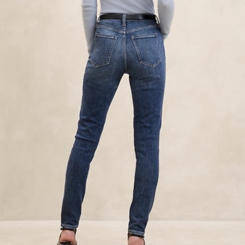 Banana Republic Women's Skinny Jeans in Blue